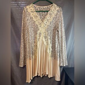 Elegant Jodifl women’s Cream Lace Gauze mini dress with bell sleeves